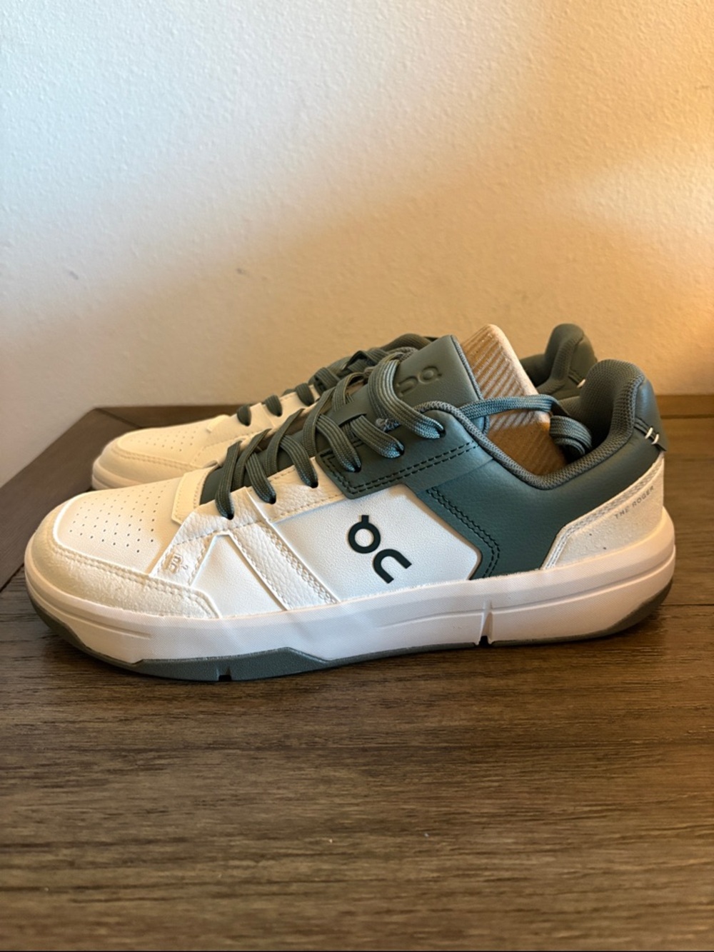 NEW [On] Cloud Running THE ROGER Clubhouse in White/Olive Men’s 8 / Women’s 9.5 - Picture 8 of 12